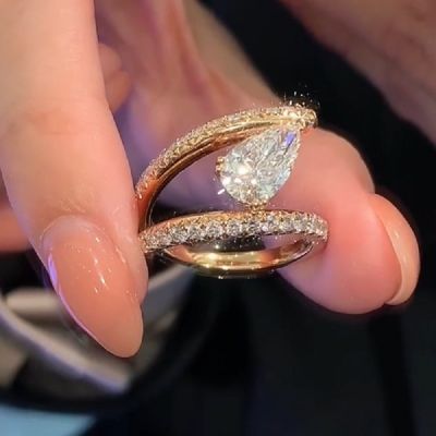 2.0CT Yellow Gold Pear Cut Shaped Zircon Engagement Ring