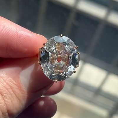 15.60 Carat Stunning Oval Cut Diamond Engagement Ring 