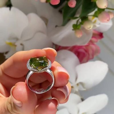4ct Cushion Cut Peridot Sapphire Engagement Ring