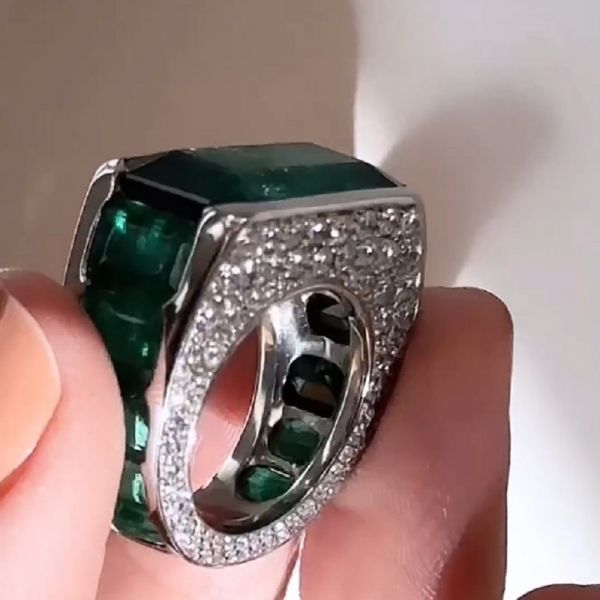 10.0CT Elegant Emerald Cut Diamond Engagement Ring