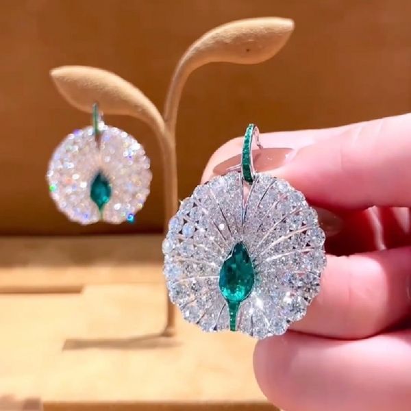 3.25CT Classic & Stunning Pair Of Diamond And Emerald Earring
