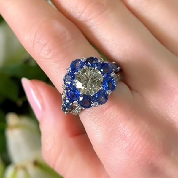 2.73 Carat Round Shape Diamond Ceylon Sapphire Ring